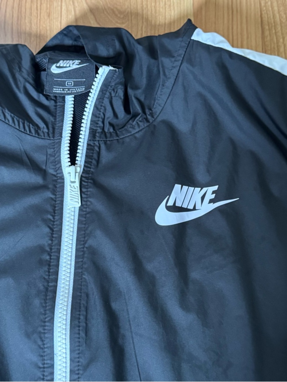 nike black and white windbreaker - Picture 2 of 6